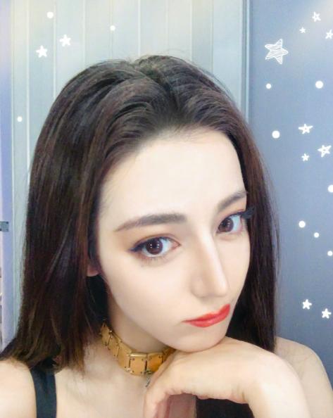 鞠婧祎身上抹粉这是真的假的,鞠婧祎被疑全身擦粉