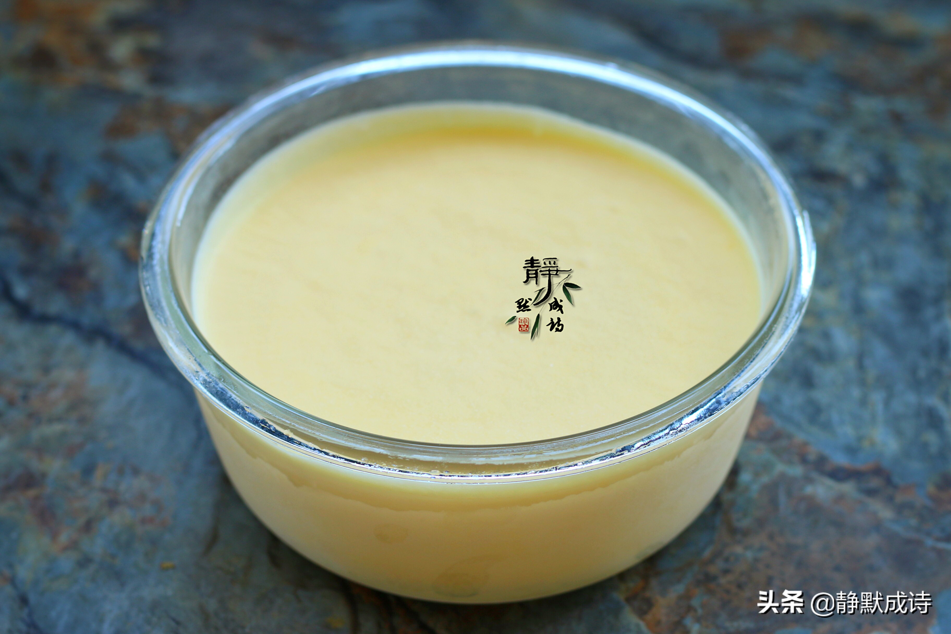 最简单冰淇淋做法不用冰淇淋粉,最简单的冰淇淋做法连小孩都会做