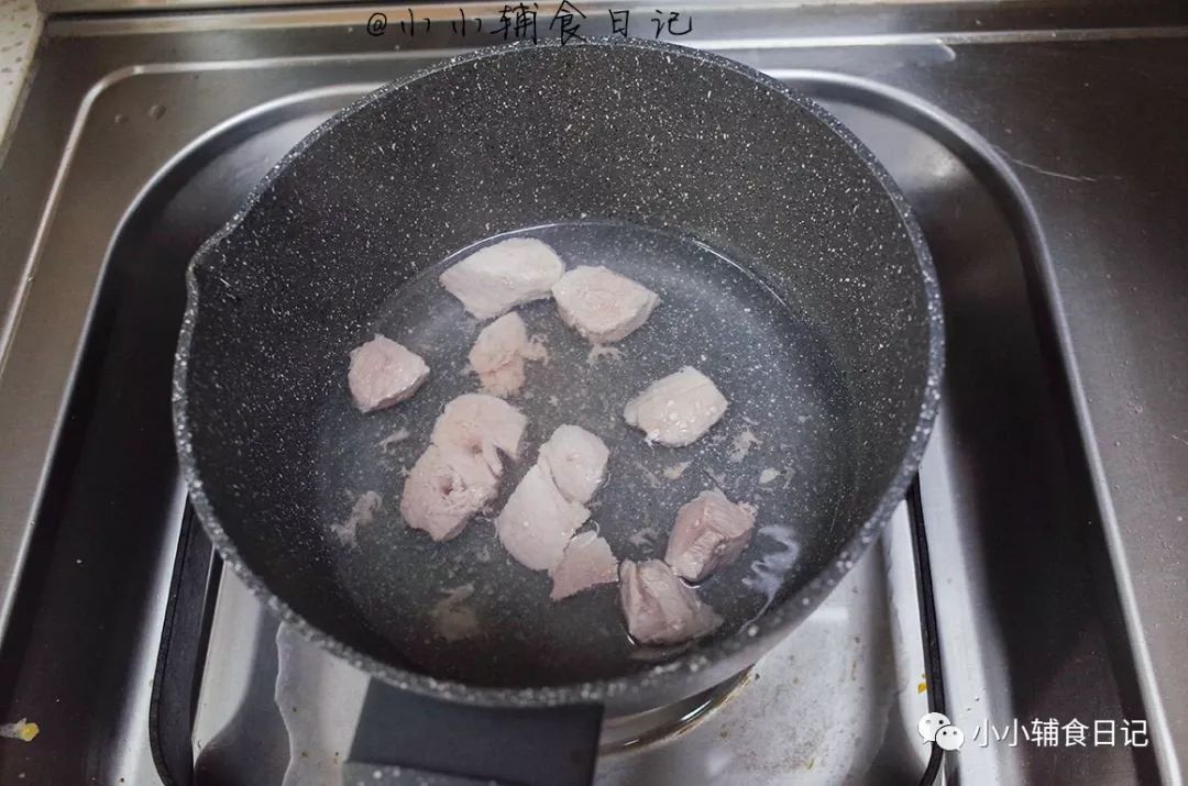 一岁多的孩子不爱吃肉和菜怎么办,孩子不爱吃东西吃了就吐怎么回事