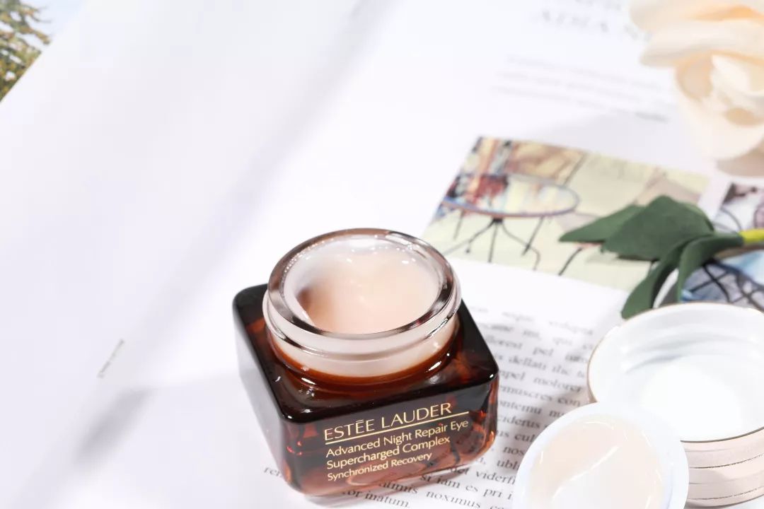 吴宣仪黑唇妆,吴宣仪被造型师吐槽