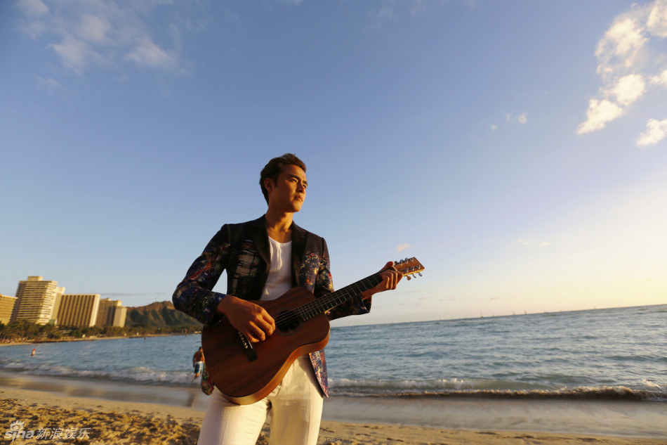 吉他初学者看什么视频,初学者吉他选缺角的还是圆角的