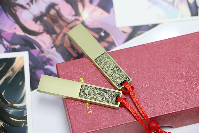 古铜外观搭龙凤雕纹，高速传输带中国结，台电龙凤呈祥U盘会玩