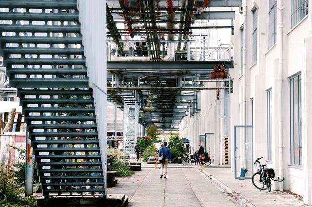 荷兰各城市足球队,荷兰总人口和总面积多少