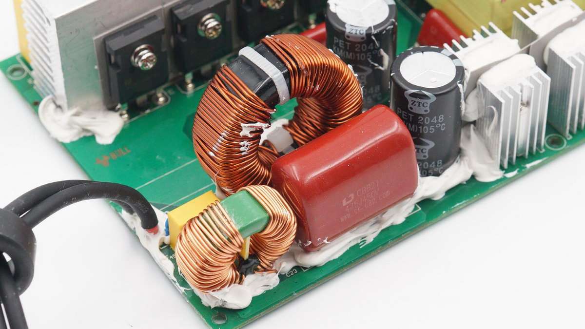 公牛便携式电源拆解,公牛1800w户外电源拆解