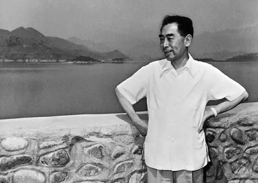 《犹记长街十里情》——缅怀人民的好总理周恩来