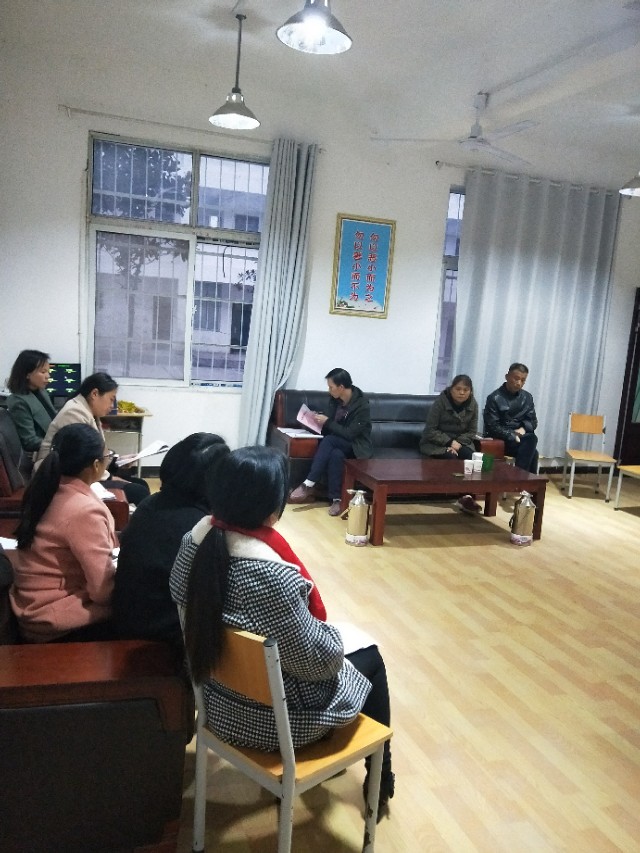 淅川县滔河乡小召开六年级试卷分析座谈会