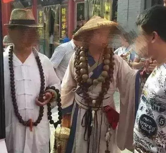 佛珠手串别乱戴图片,小叶紫檀手串戴左手还是戴右手