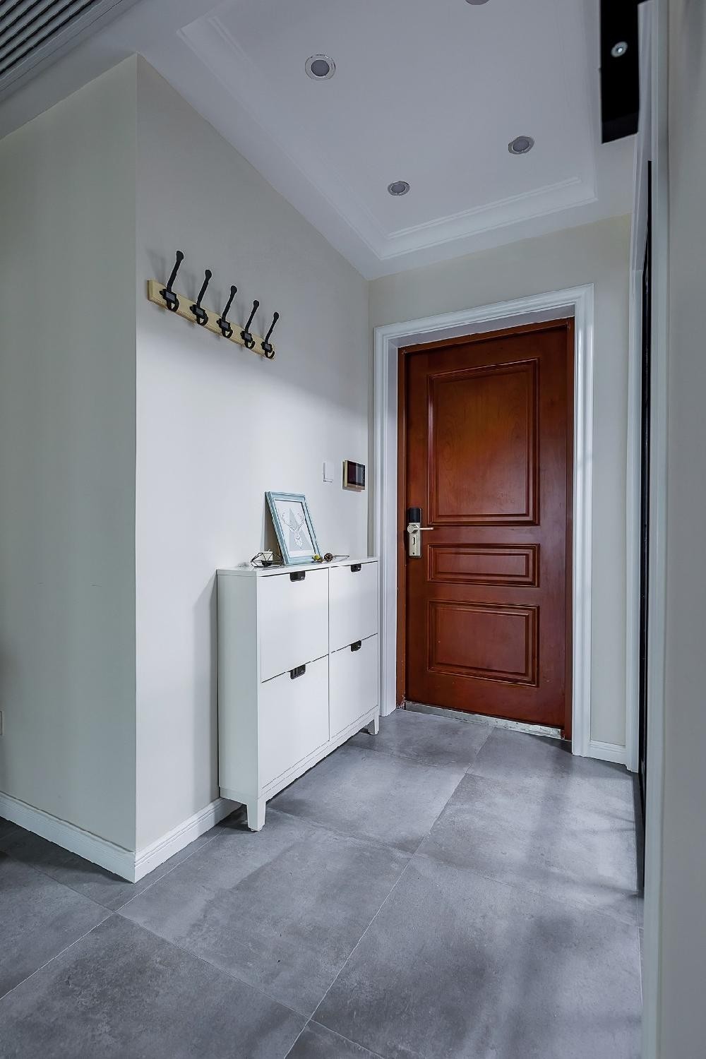 开关门吱吱响怎么解决,开关门老是响怎么处理