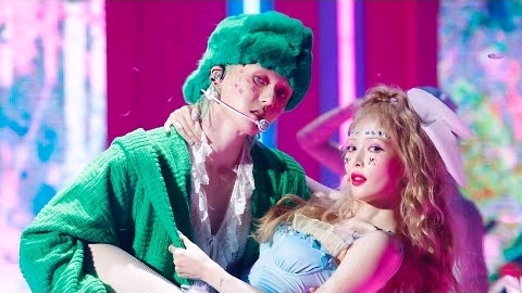 金晓钟泫雅台湾,泫雅金晓钟甜蜜瞬间素颜