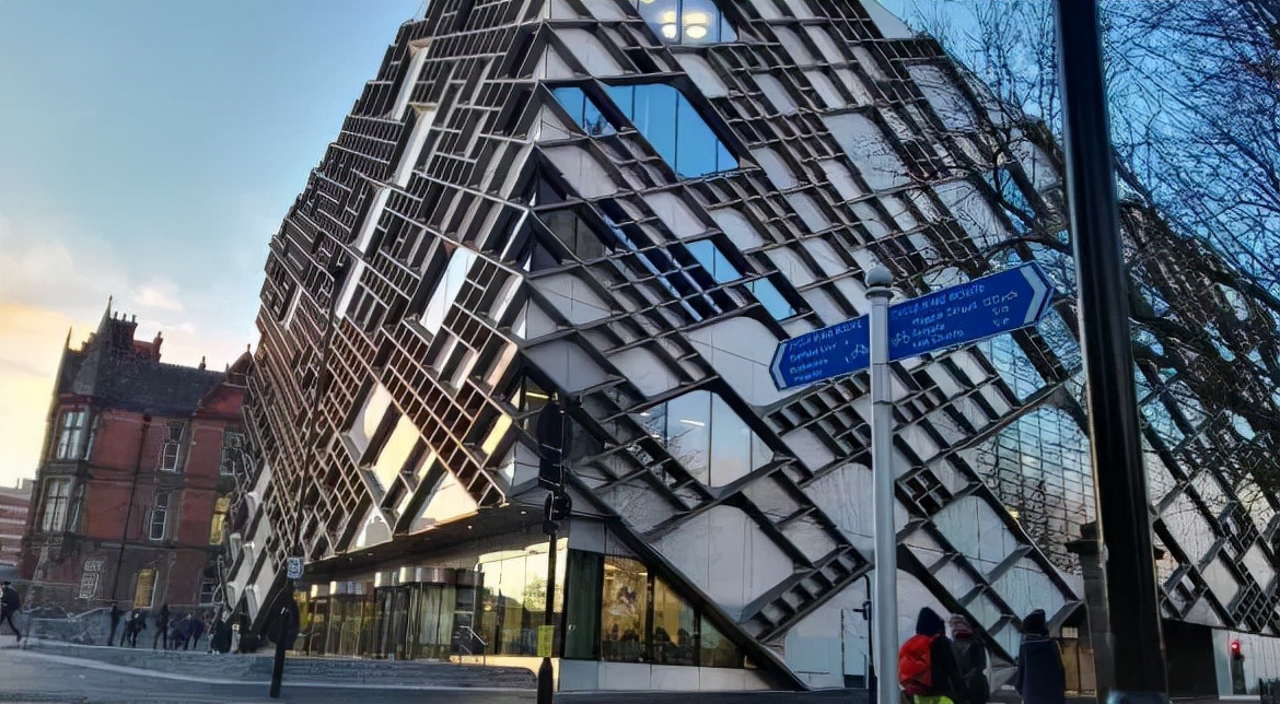 建筑工程专业辛苦吗,建筑专业和土木工程专业区别