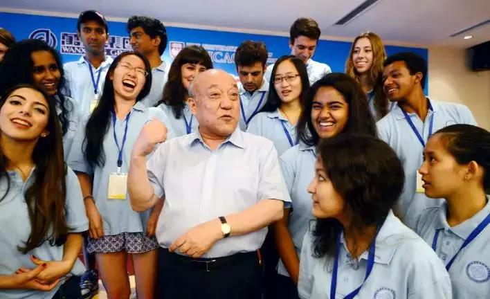 从中国首富到中国首善,鲁冠球儿子掌舵,女儿女婿齐上位协作接班