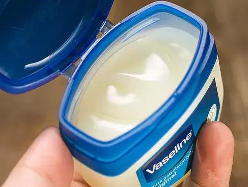 鞋子磨脚怎么办穿前记住这几招,鞋子磨脚怎么处理好看