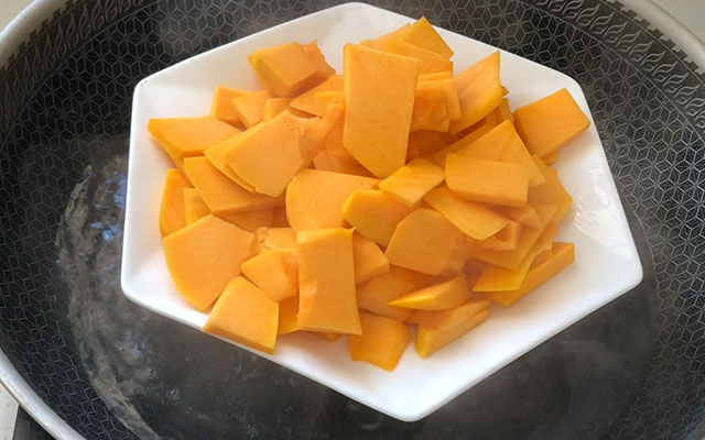 南瓜奶酥面包做法,花生面包子馅料做法