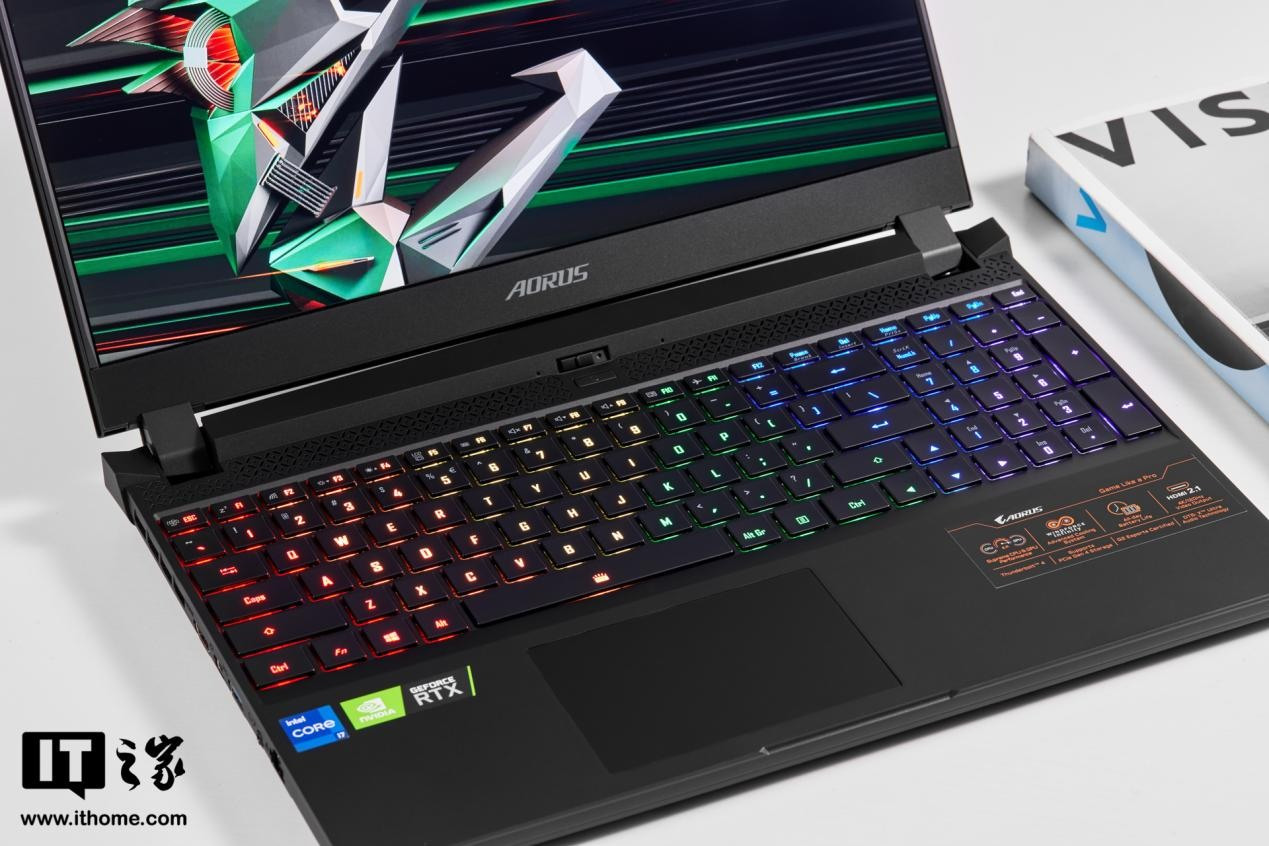 技嘉aorus15-w9笔记本评测,aorus15pxd和r9000k