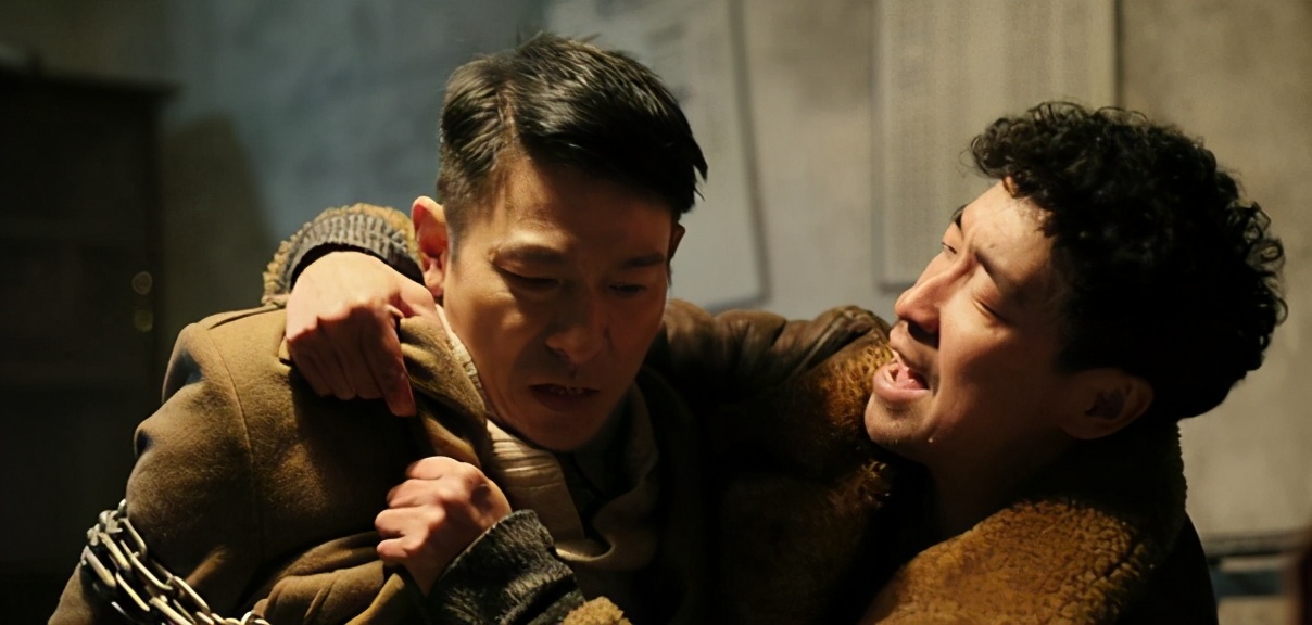 入行20年，跟刘德华搭档一坏成名：王*源千**值6180万片酬吗？