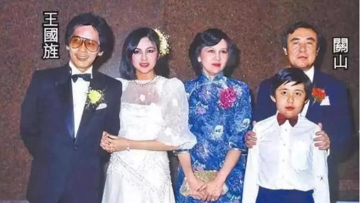 港姐关之琳李嘉欣周海媚,李嘉欣与周海媚哪个更胜一筹