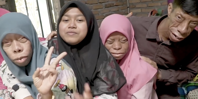 印尼兄妹酷似三星堆,印尼四兄妹怪异长相