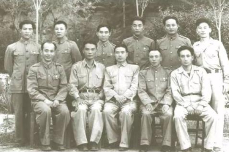 胡宗南身边特工熊向晖,潜伏里胡宗南占领延安