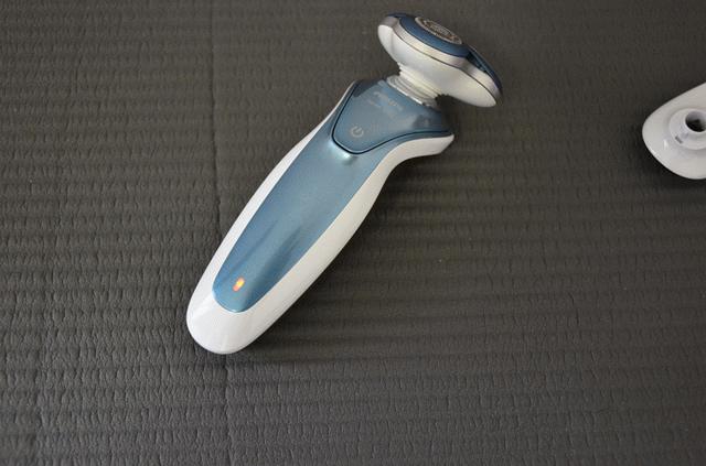 飞利浦s7000剃须刀怎样全身水洗,飞利浦剃须刀s7000使用说明