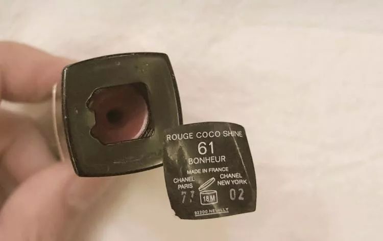 用完的口红千万别丢 (用完的口红别丢它们还有隐藏惊喜)