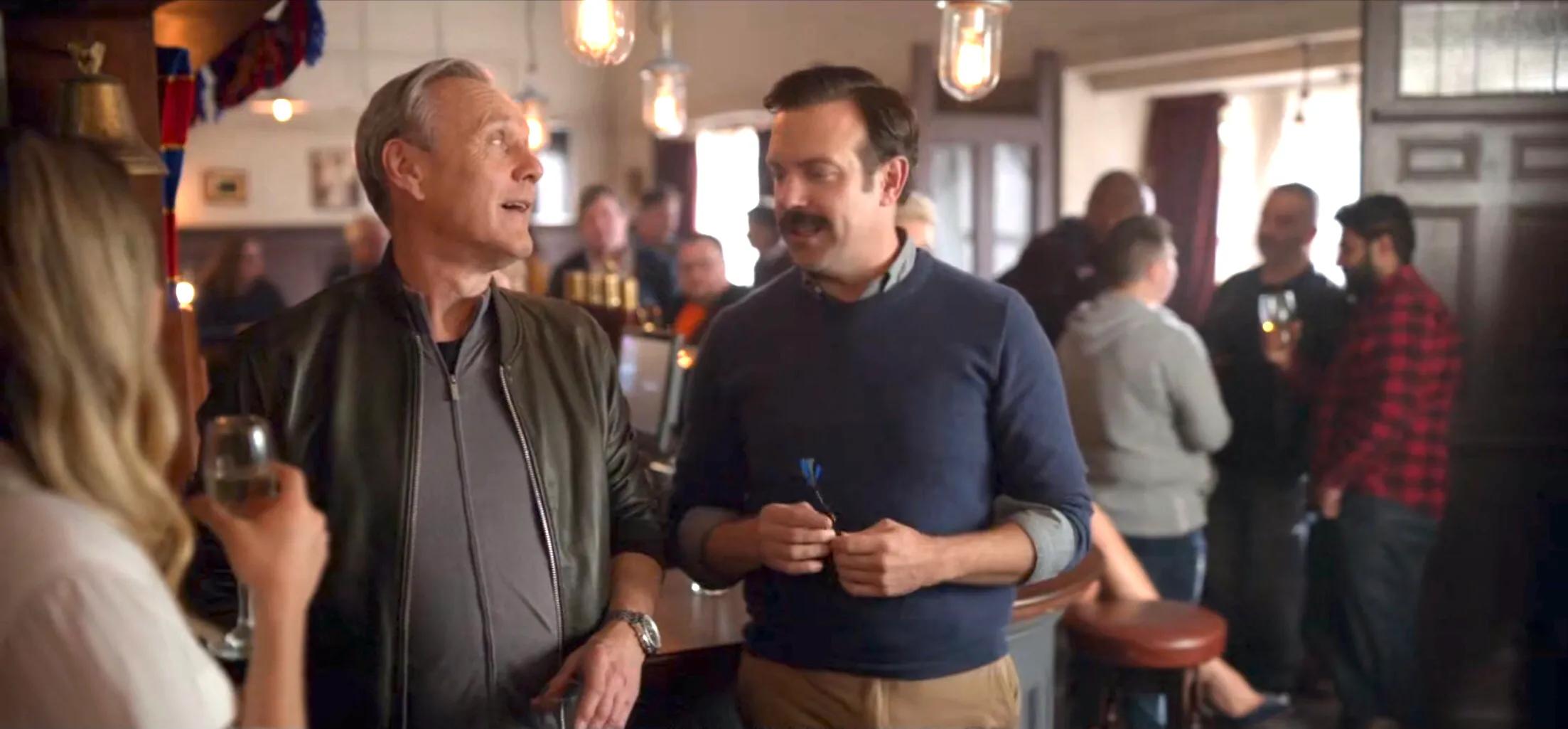 《足球教练》:为了报复频频出轨的前夫,她聘请了美国橄榄球教练