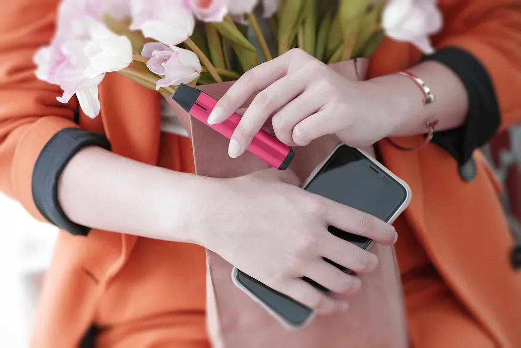 你抽的*子烟电**,让这个湖南老板身家640亿