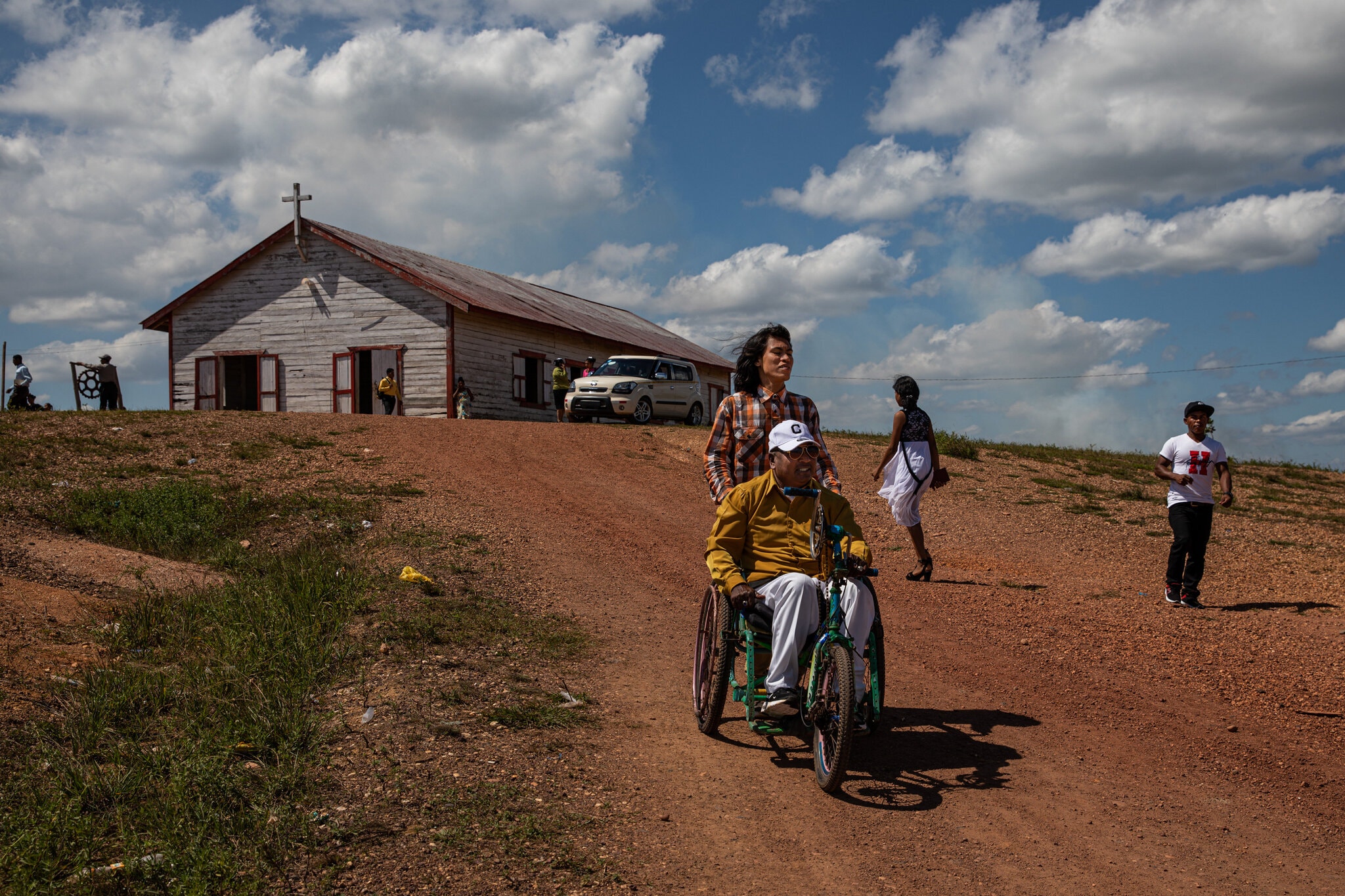 致命下潜!捞个龙虾,有的死有的瘫,加勒比渔民为何这么难?