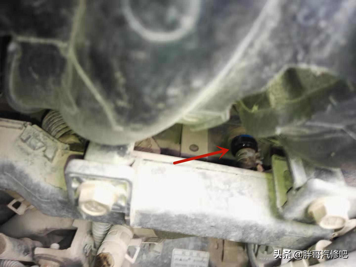 发动机曲轴通风阀在哪里,曲轴强制通风阀靠什么打开