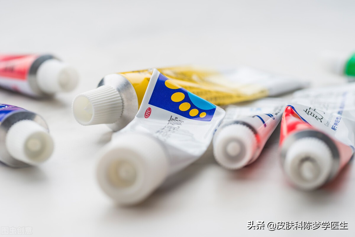 皮肤上长红斑、脱屑，是不是得了牛皮癣？