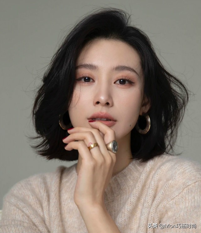 脸大脸圆适合剪短发吗,脸大头发细软还少的适合剪短发吗