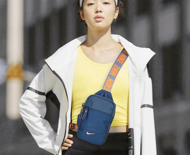 耐克胸包新款配色,nike胸包浅抹茶绿