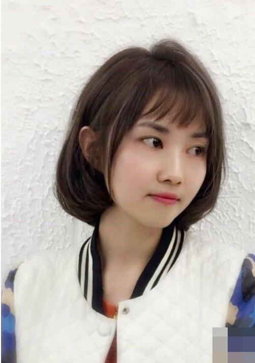 短发梳头发型既简单又好看,好看的短发简单梳头