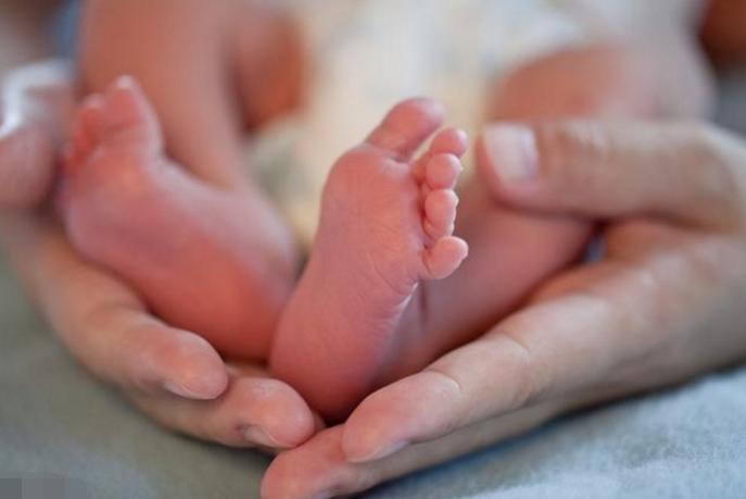 顺产宝宝聪明还是剖腹产宝宝聪明,顺产宝宝和剖腹产宝宝的区别