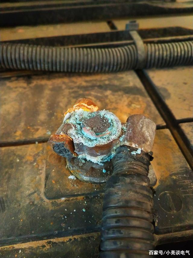 铅酸电池极柱腐蚀原因,汽车电池极柱修复