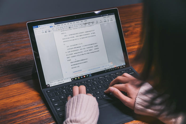 微软surfacepro6可以安装win11,微软surfacepro6可以玩游戏吗