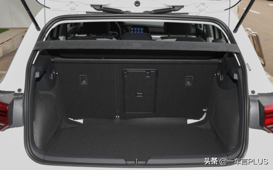 空间一般，8.6秒才破百，但月销量还能有5000台，怎么看高尔夫？