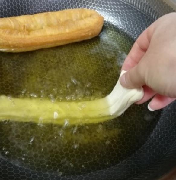 炸油条怎么放碱面最好,炸油条怎么和面不用泡打粉