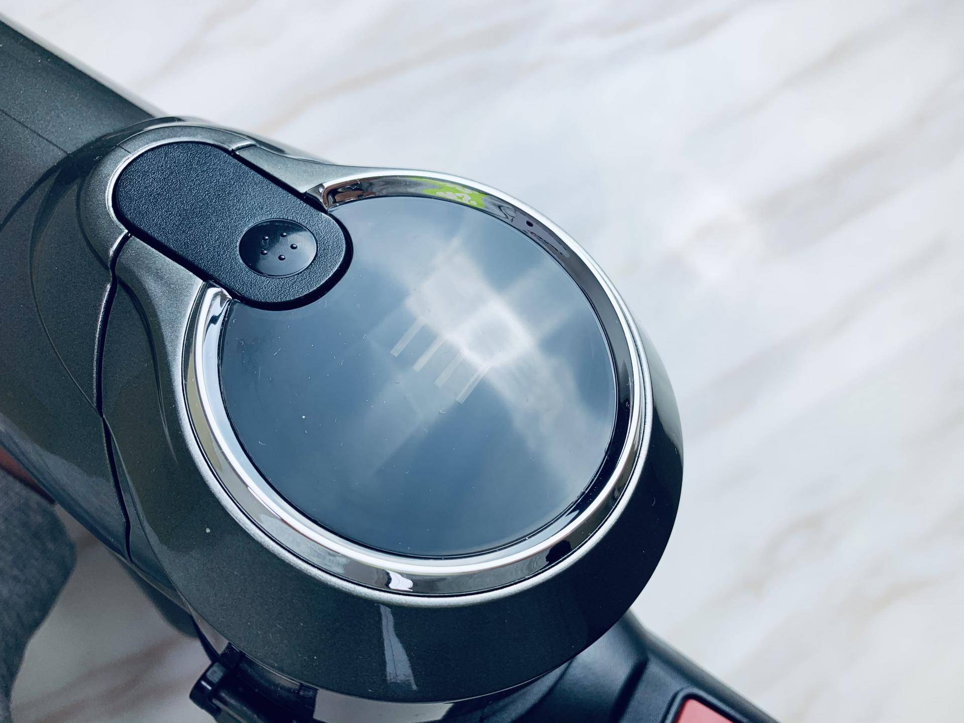 吸尘器拖地无死角,吸尘器清理地面勤快爱干净