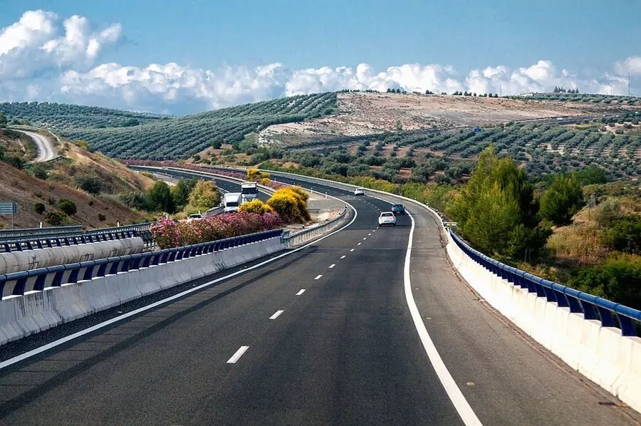 西班牙王国国旗,西班牙王国怎么形成的