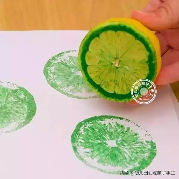 幼儿创意美术花瓣拓印,如何创作一幅优秀的蔬果拓印画