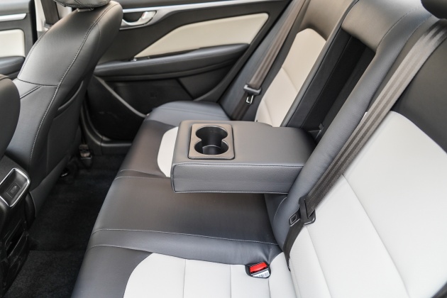 酷威熏黑车标,吉利远景18款车头