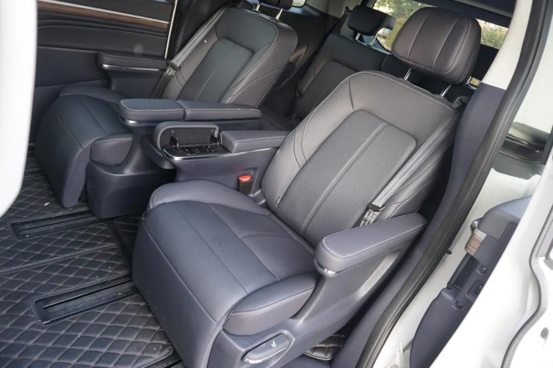 到底是买传祺m8好还是荣威mpv好呢,完美诠释中国式豪华mpv传祺m8