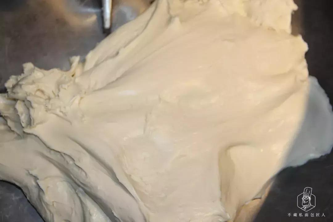 猪油和黄油做面包有什么区别,猪油可以代替黄油做面包吗