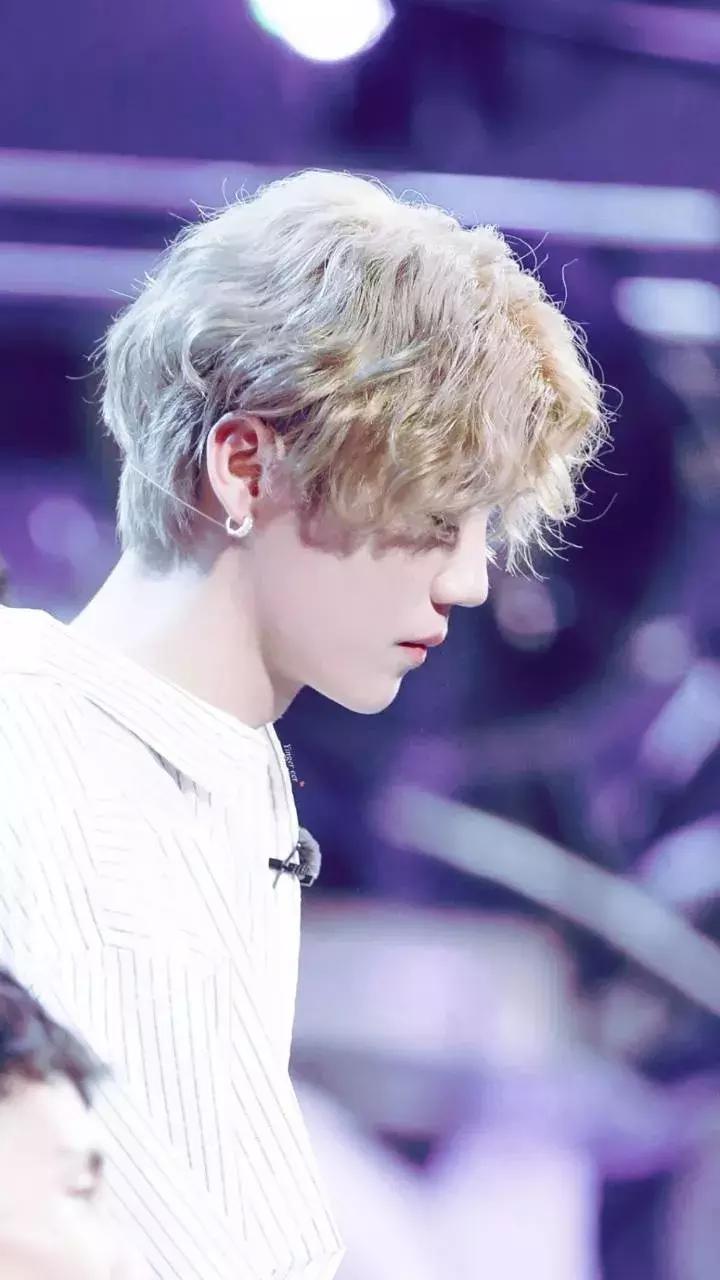 近期鹿晗热搜,鹿晗爱豆鸭