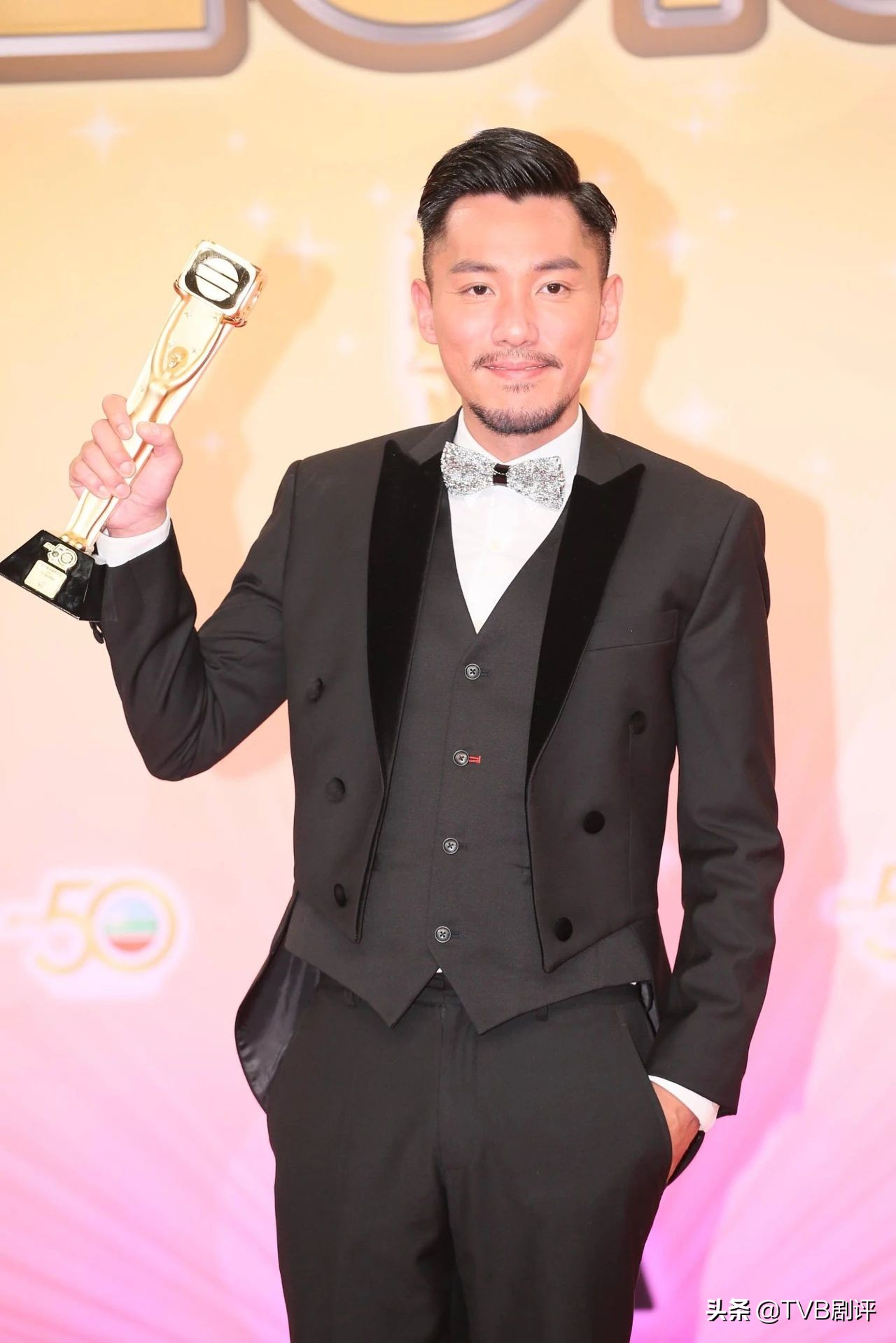 tvb颁奖典礼飞跃进步男艺员2018,tvb2021飞跃进步男艺人奖项引争议