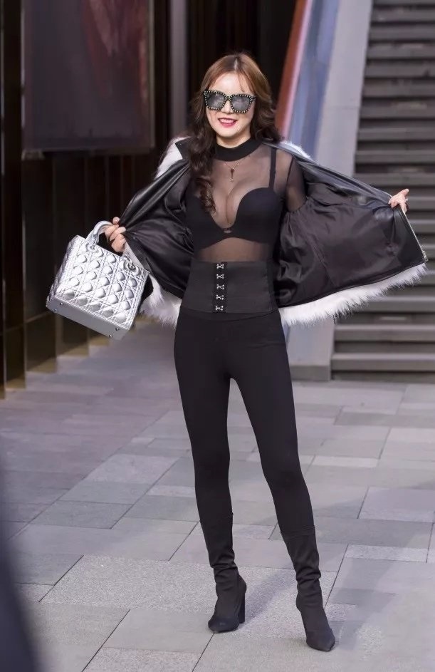 搞笑gif开心一刻满满的正能量,搞笑gif开心每一天