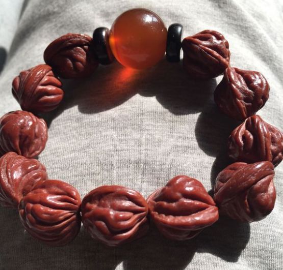 桃核辟邪神器,桃核能辟邪真实事件