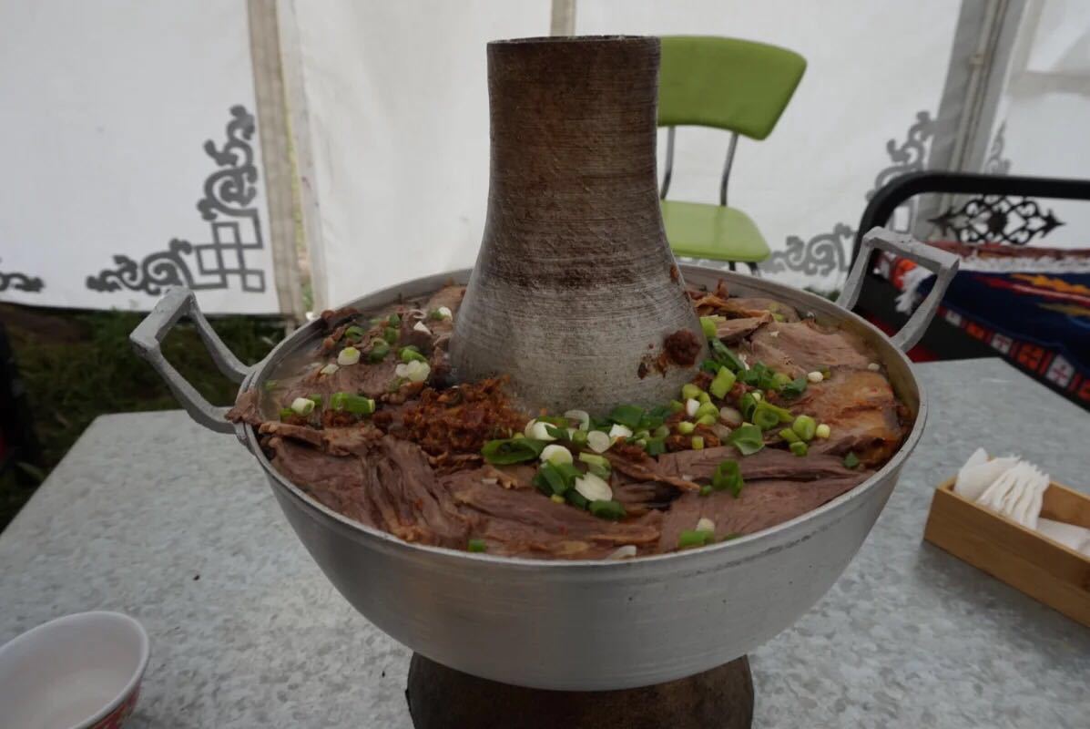 暂离城市的喧嚣，来拥抱若尔盖大草原，湖在天上，天在湖中