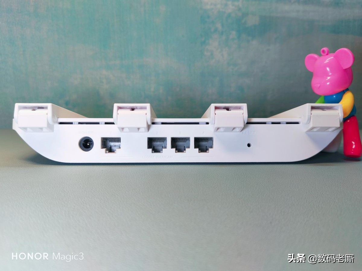 百兆带宽WiFi6路由无用?换上荣耀路由3SE后,后悔换的太晚了