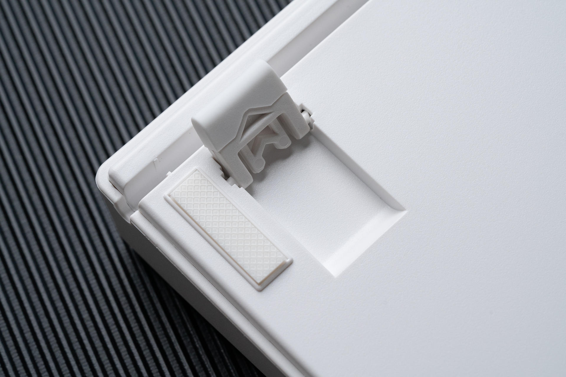 入门级性价比热插拔键盘,高斯键盘gs87d什么轴最好用